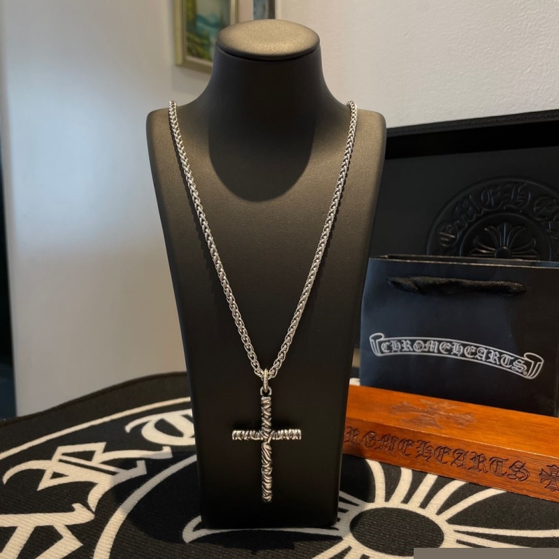 Ch**me He**ts necklaces